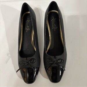 Soft Style. Sarah Hush Puppy
Women's Black Dress Shoes Size 9.5 M